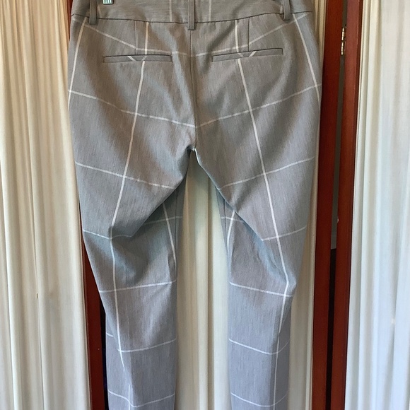 Express Columnist Woman’s Dress Pants Gray and White Plaid Size 6R - Picture 3 of 6